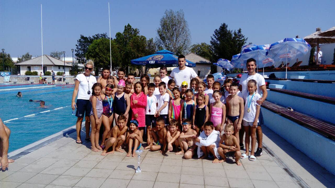 40527882_1840347192718077_4429993345435041792_n